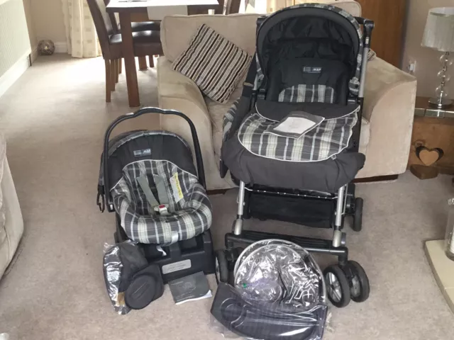 Mamas and Papas Venezia pushchair andPrimo Viaggio car seat.