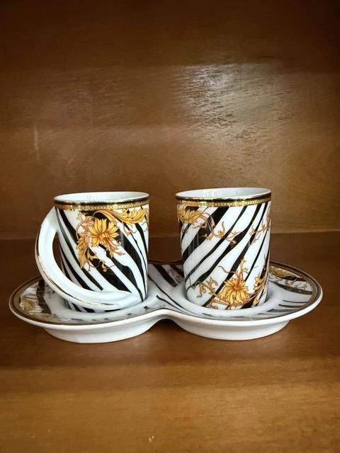 2 tasses à thé en porcelaine très fine décor lilas, tasses