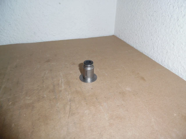 International  1838136C2 Oil Valve Stem Seal NEW  Navistar Genuine OEM Fast Ship