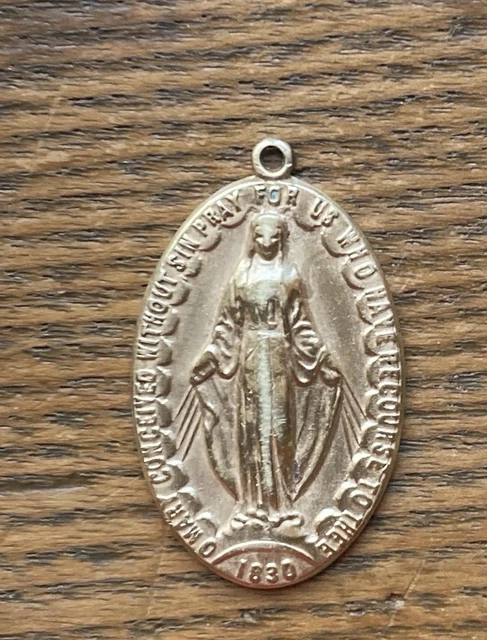 VINTAGE BRASS CATHOLIC Blessed Virgin Mary Miraculous Medal Pendant ...