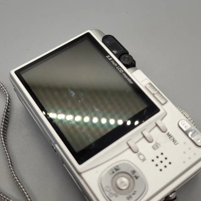 Hitachi HDC-831E 8,1 megapixel fotocamera digitale compatta argento testato 17
