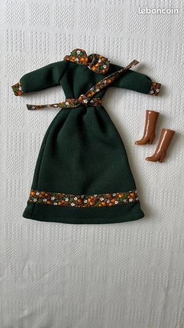 Tenue 4 Pièces Pour Poupée Tressy Ou Bella – Motif Pommes Vertes Et Poncho – Vintage