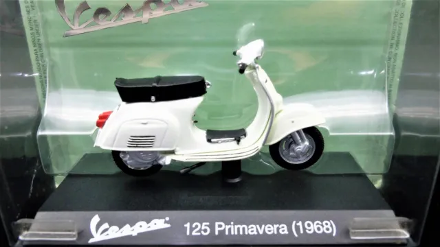 Models vespa 125 primavera Scale 1:18 vehicles For collection Motor Bike