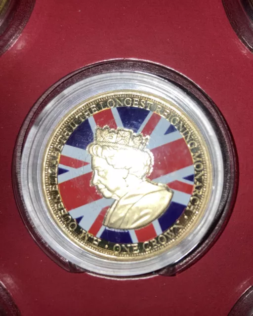 The Queen Elizabeth II Union Jack Coin 2015 Gold Plated One Crown Coin + case