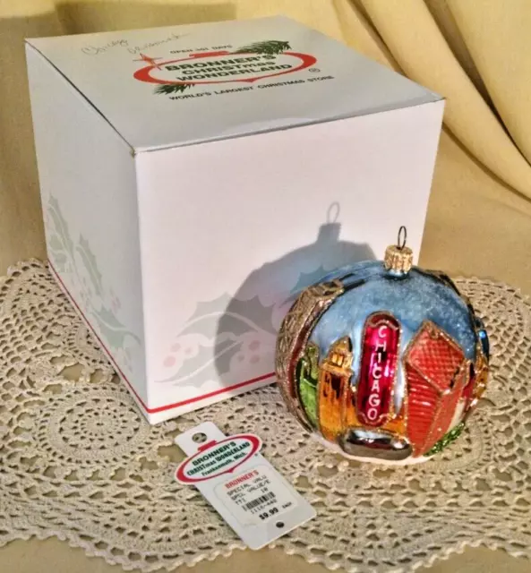 Chicago Ornament Bronner's Frankenmuth Mi 3D Glitter Org Box Tag Made Poland.