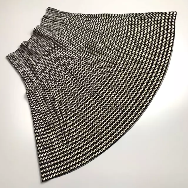 Max Studio Skirt Womens Medium Large Knit Flared Black Ivory Mod Print