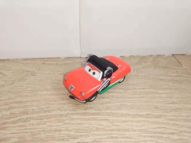 0505211 Voiture Cars disney Pixar en métal Mattel Giuseppe Motorosi