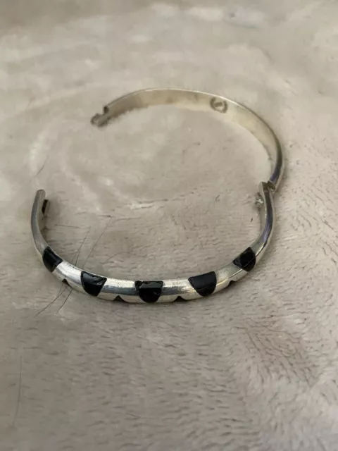 Taxco Mexico 8” Sterling Silver and Onyx Oval Hinged Clamp Bangle Bracelet