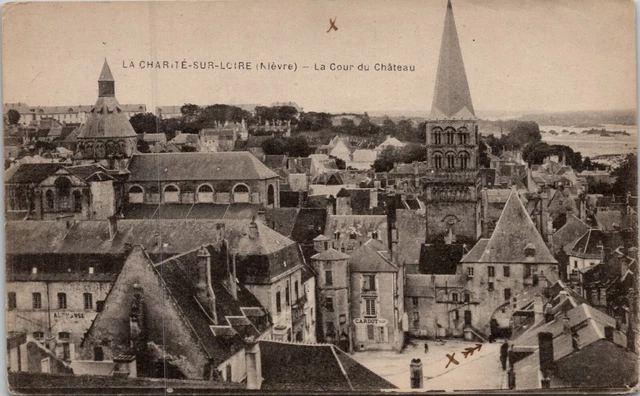 LA CHARITE SUR LOIRE - la cour du CHATEAU and general  Vintage Postcard ipc6