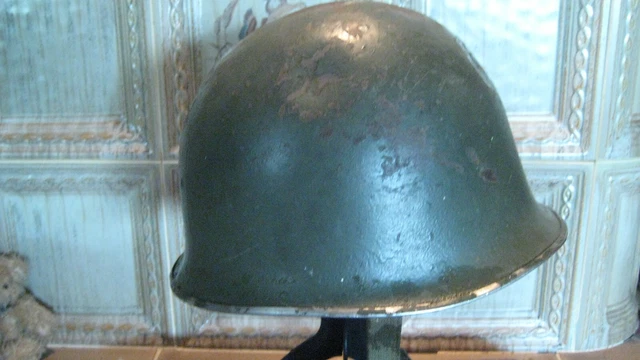 Stahlhelm mit Kinnriemen, oliv -Rarität-