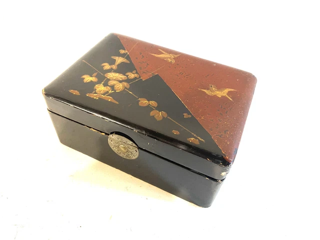 ANCIENNE BOITE A Bijoux En Bois Sculptée EUR 12,50 - FR