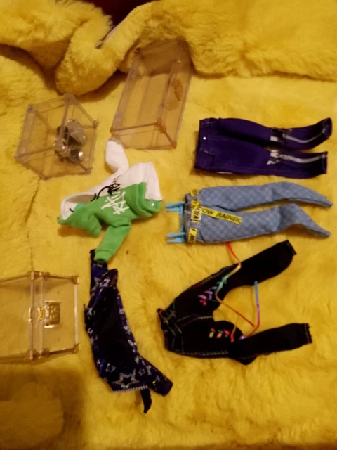 Rainbow High Dolls Clothes Bundle