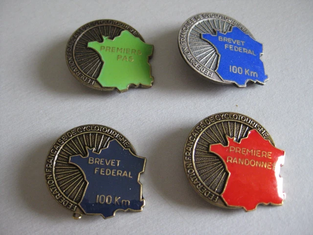 Pin's FFSG - Fédération Française Des Sports De Glace - Insigne Club Français - Fabriqué En France
