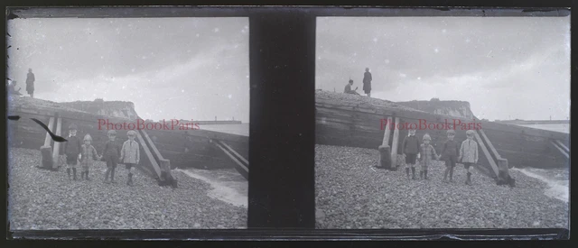 Family Beach c1935 Photo NEGATIVE Stereo Glass Plate Vintage V33L24n8 2