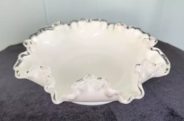 Vintage Milk Glass Silver Crest Bowl🌿Fenton Art Glass🌿MINT