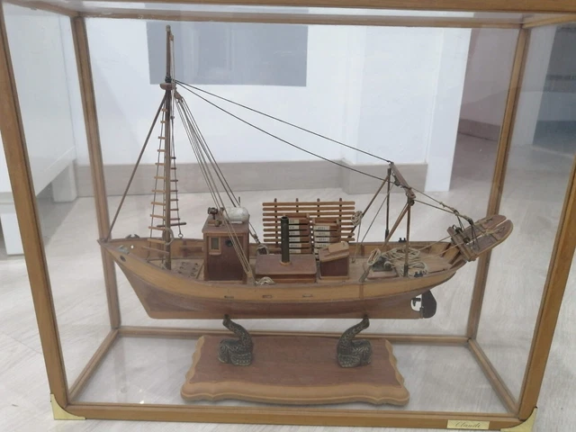 Maqueta  barco Mare Nostrum 46x15x38 Artesanía Latina