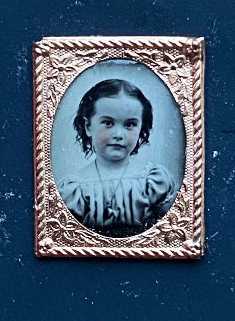 Antique gem tintype pretty young girl, embossed leather union case