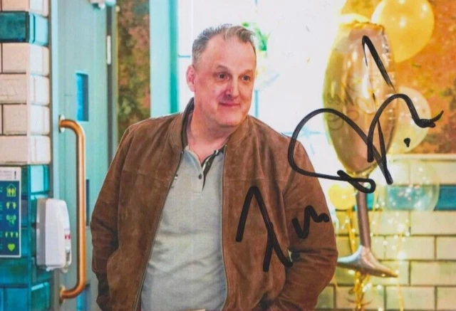 Ross Boatman   **HAND SIGNED**  4x6 photo  ~  Eastenders  ~  AUTOGRAPHED