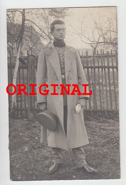 AK/ Foto 1wk Portrait Soldat Mantel Uniform Schirmmütze weiße Handschuhe