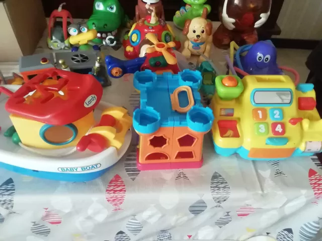 Gros lot de 15 jouets  en plastique