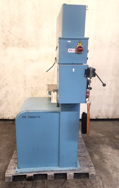 Doall 2013-V Vertical Band Saw 20" Throat 60Hz 12" Depth Cut 230Vac