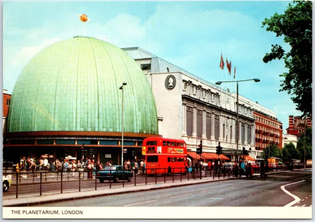 Vintage Continental Size Postcard Street Scene At The Plaentarium In London U.k.