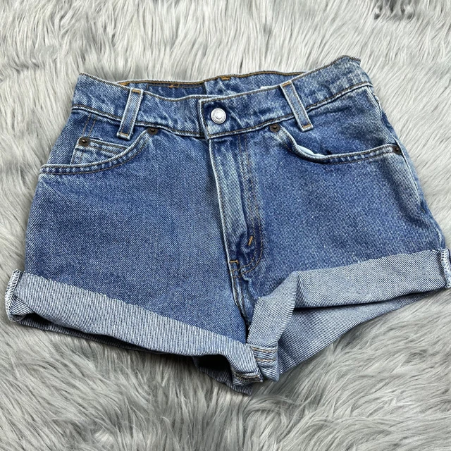 Vintage Levi’s Made Mexico Kids Denim Frayed Hem Cut Off Shorts