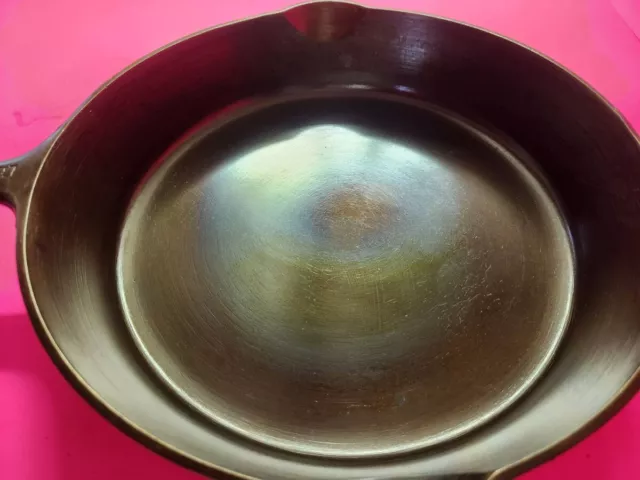 Vintage GRISWOLD No. 8  Cast Iron SKILLET   704 N -  Sits Flat - RESTORED - MINT