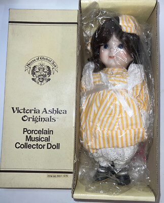 Victoria Ashlea Originals Porcelain Musical Collector Doll 901125 NIB