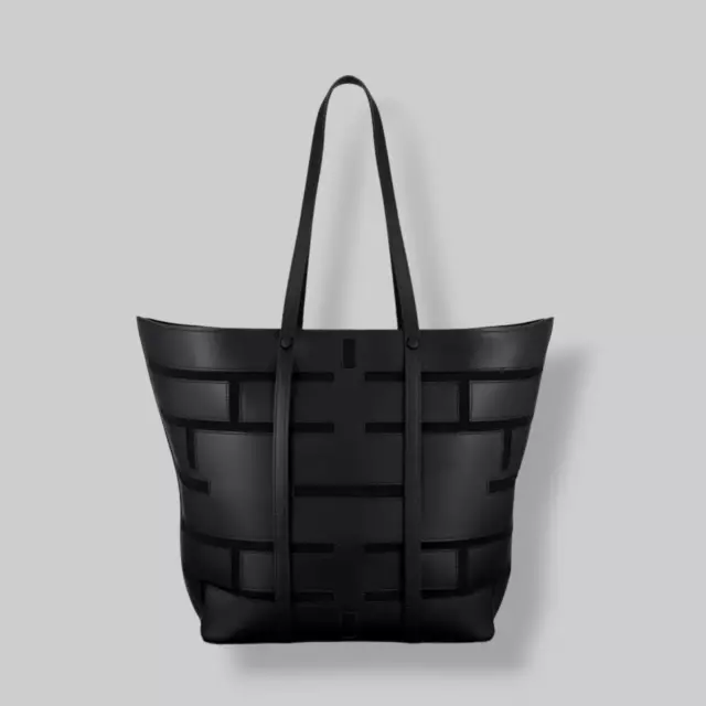 $582 FRAME WOMEN'S Black Plaque Smooth Leather Shoulder Cut Out Tote ...