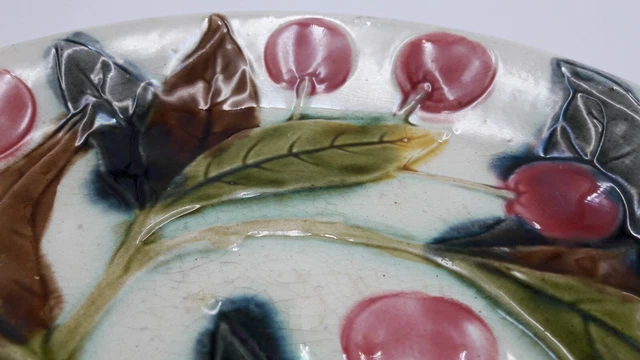 Assiette Ceramique Barbotine Decor Cerise Et Feuillage Collection 4