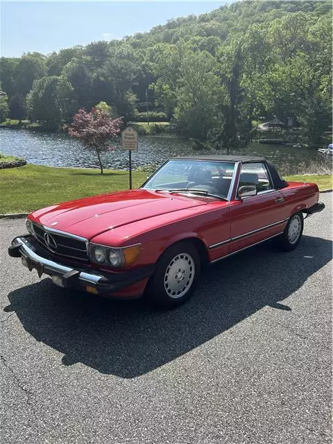 1987 Mercedes-Benz 500-Series 560SL 1987 Mercedes-Benz 500-Series 560SL