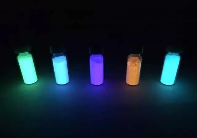 Glow in the dark europium phosphorescent powder 5 pack - chemistry sample