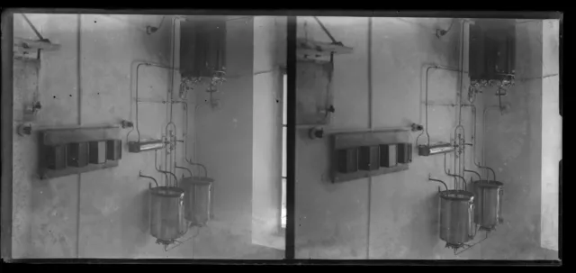 Installation sanitaire - négatif photo verre stéréo début XXe