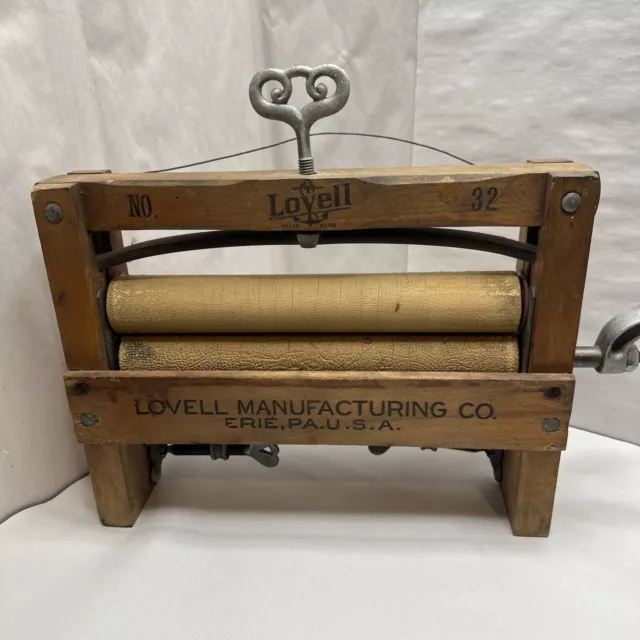 Antique Vintage Lovell Mfg. Co. No. 32 Wooden Clothes Wringer Erie, PA USA