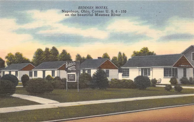 Napoleon Ohio 1950s Postcard Biddie's Motel Exterior View Henry County