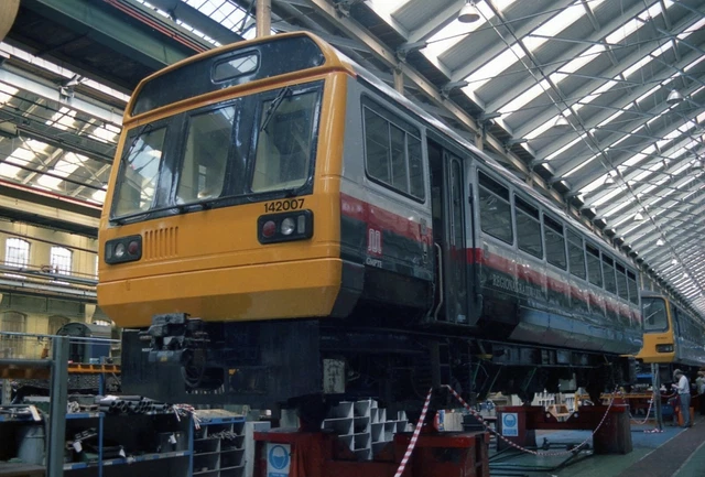 BRITISH RAIL 142007 Class 142 Pacer DMU Railway Photo £1.05 - PicClick UK