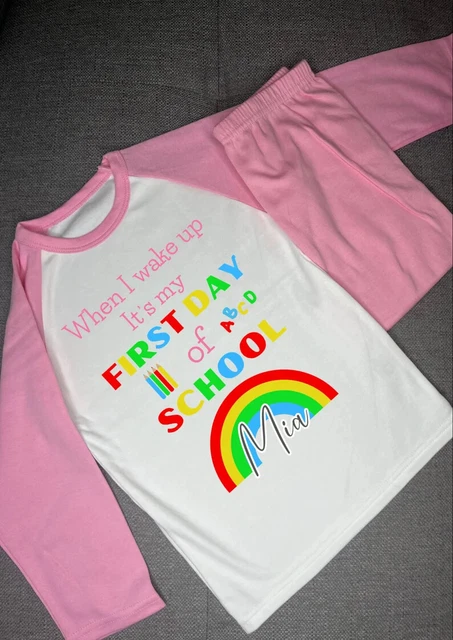 Pigiama personalizzato quando mi sveglio è il mio primo giorno di scuola, pigiama rosa