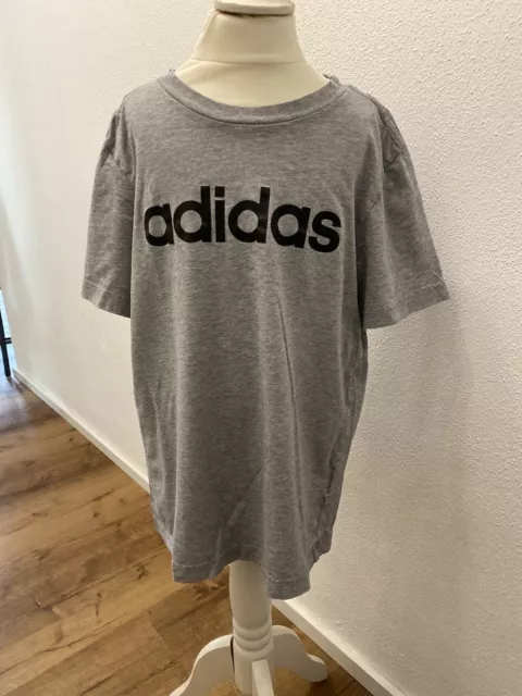 Adidas~T-Shirt~grau~Gr. 152~Shirt~Oberteil~kurzarm~Top Zustand