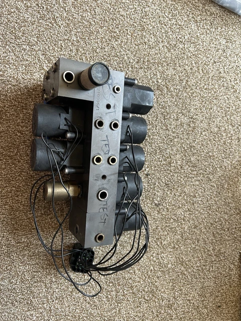 RANGE ROVER P38 Complete Eas Air Suspension Valve Block £50.00 ...