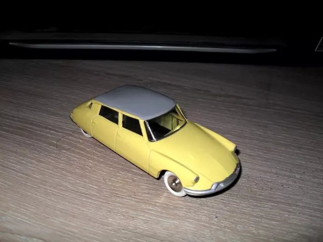 Dinky toys made in France Citroen DS 19 Réf: 24C