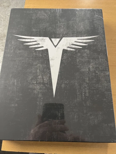 Think Geek The Rise Of Tomb Raider Official Art Book (Gop007880)