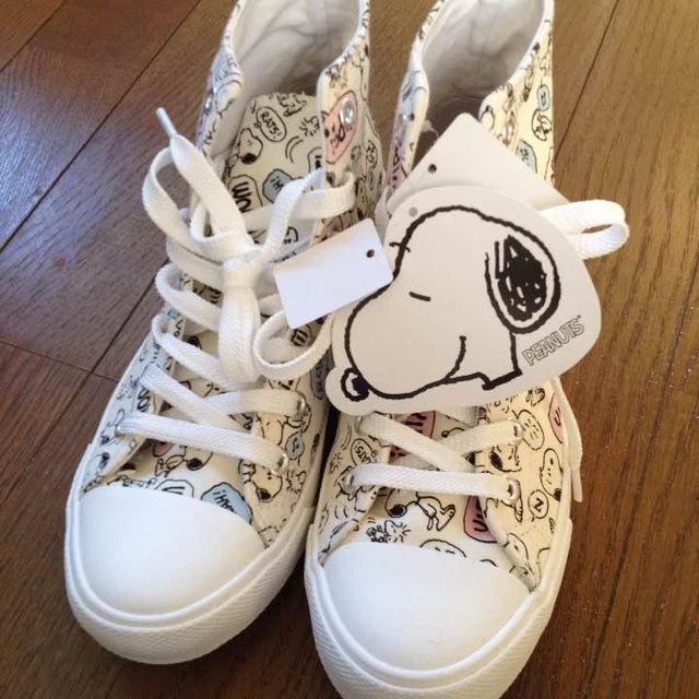 PEANUTS Snoopy High Top Sneakers