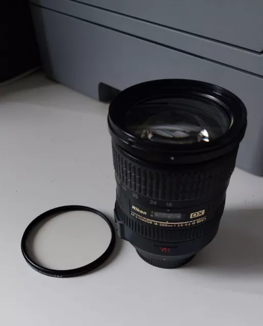 Nikon DX AF-S Nikkor 18-200mm f/3.5-5.6 G ED ø72 (defekt) + UV Filter