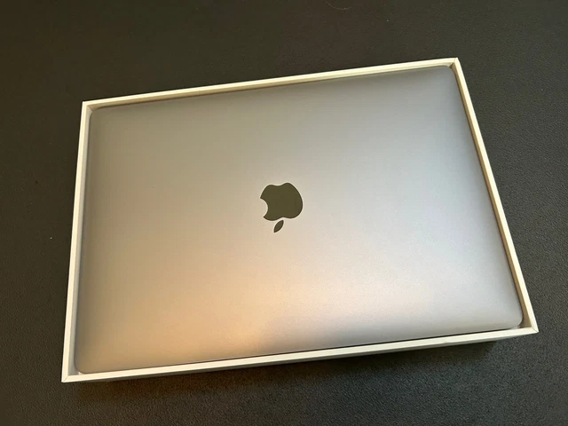 MacBook Air 11 Pouces 2011 - Core I5 1.6GHz - 2Go RAM - 256Go SSD - Clavier QWERTZ (DE) - Reconditionné