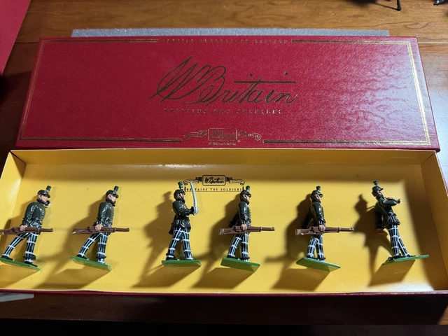 W Britain 00130 – Pipes And Drums Of The Cameronians (retiré, 1/30)