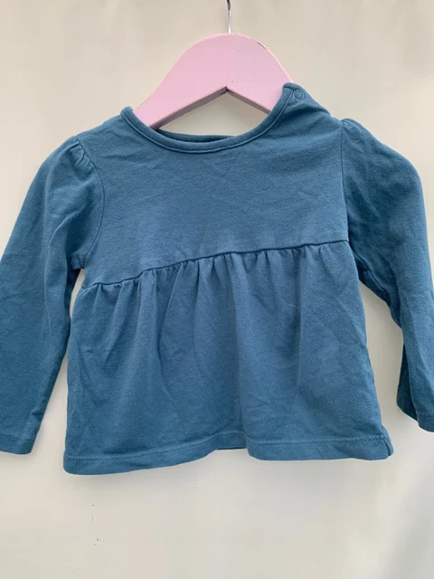 Girls bundle of clothes age 6-9 months Tu next baby gap 7