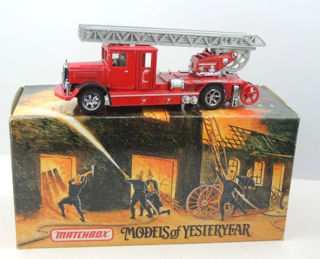 VINTAGE MATCHBOX COLLECTION Yesteryear Fire YFE03 truck 1933 Cadillac