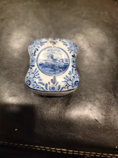 Vintage Delft Porcelain Blue & White Hand Painted Jewelry Trinket Box 552