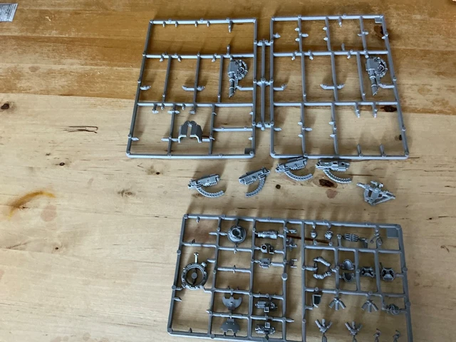 Warhammer 40K Space Marines Land Raider Crociato &ndash; Uragano E Bulloni &ndash; Pezzi Nuovi